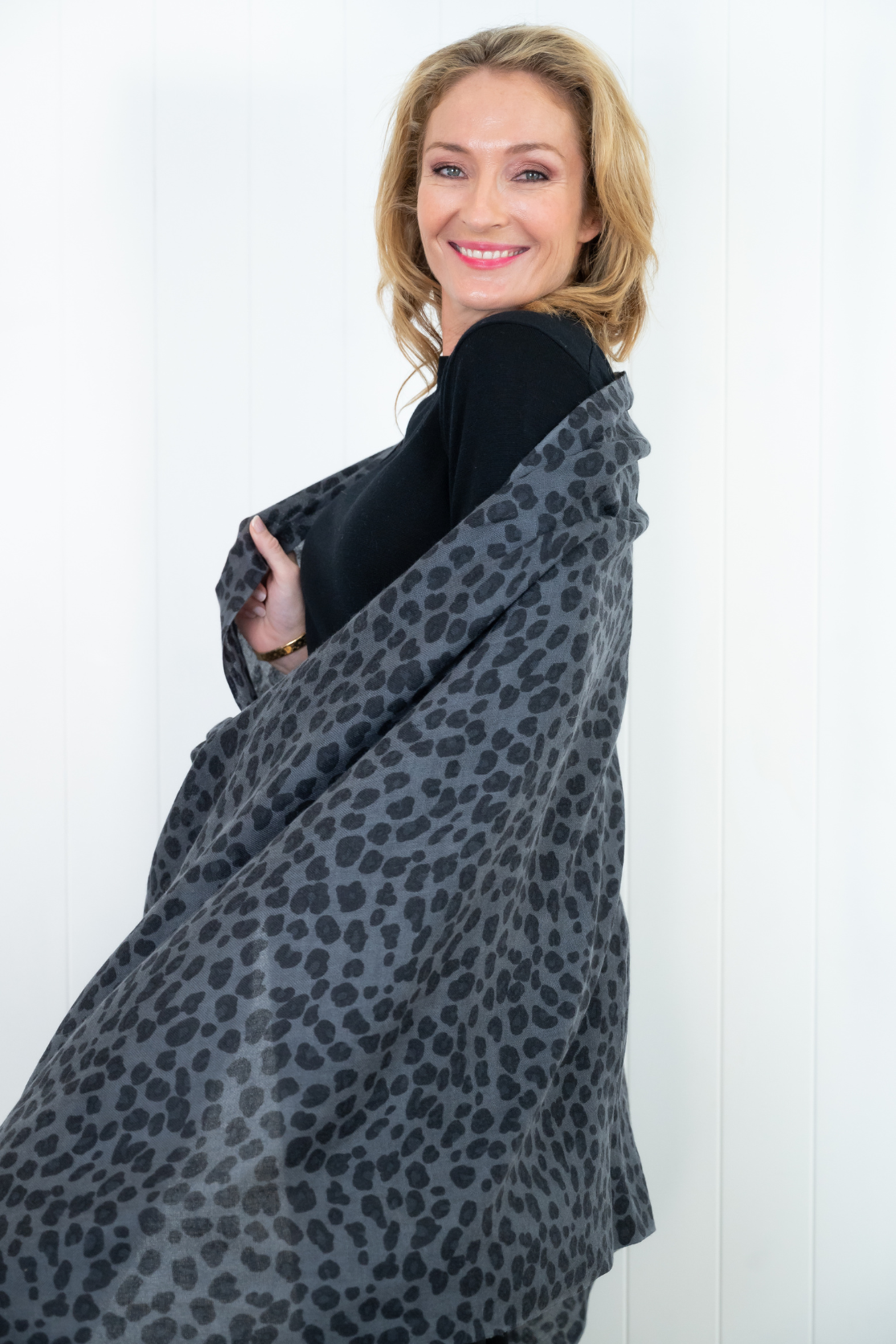 Leopard Cashmere Scarf - Onyx - Cara Cashmere