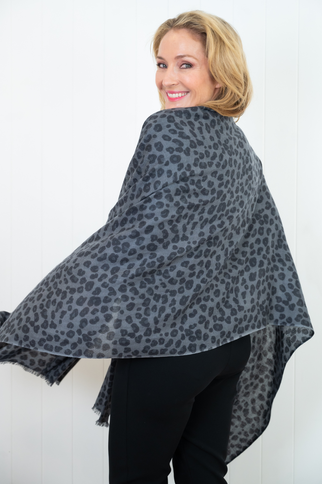 Leopard Cashmere Scarf - Onyx - Cara Cashmere