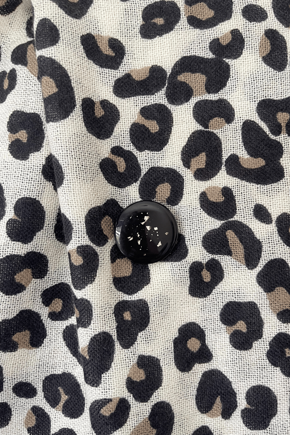 Resin Reversible Magnet Brooch - Cara Cashmere