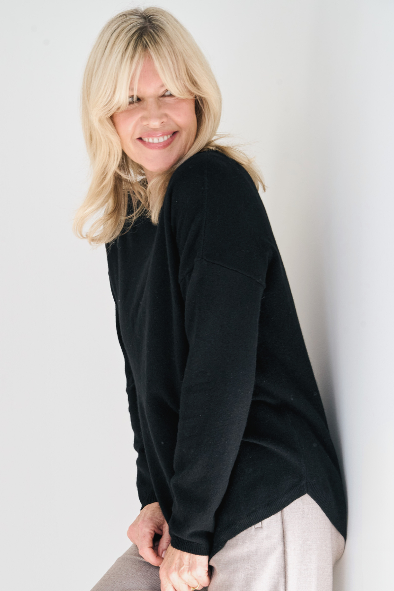 Cashmere Black Crew Jumper - Cara Cashmere