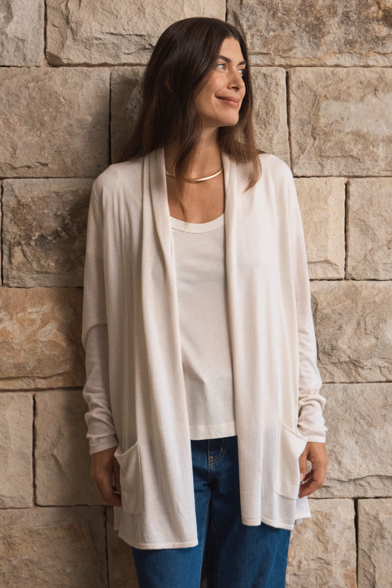 Silk Cashmere Cardigan in Ecru Timeless Elegance – Cara Cashmere