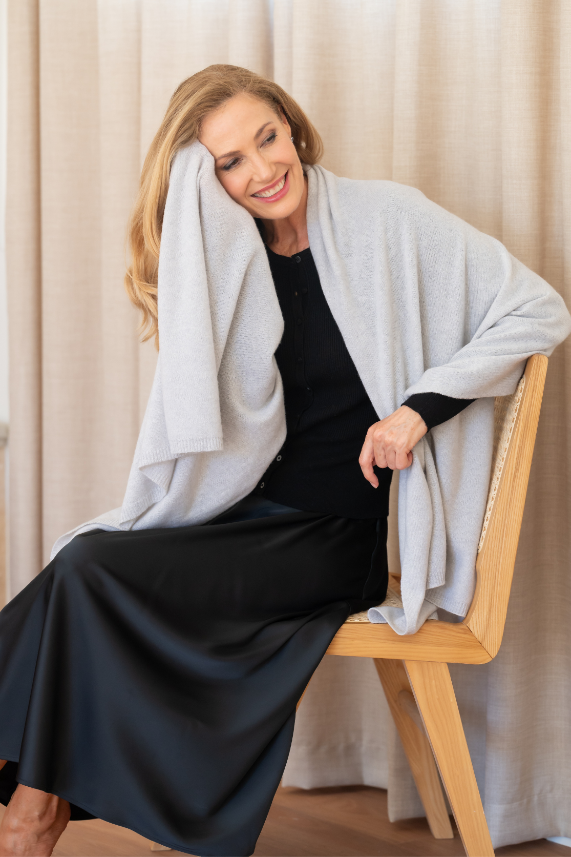 PRE-ORDER Cashmere Sparkle Wrap - Silver - Cara Cashmere