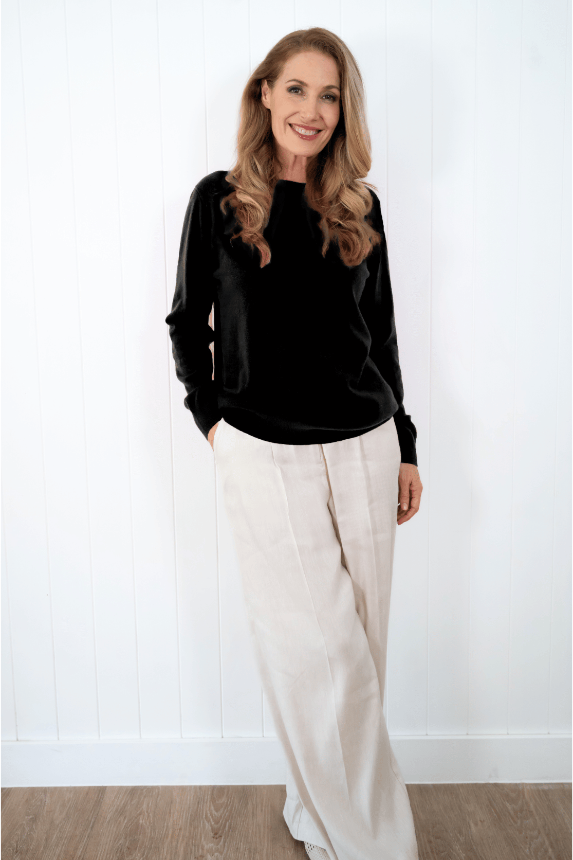 Classic Cashmere Crew Jumper - Black - Cara Cashmere