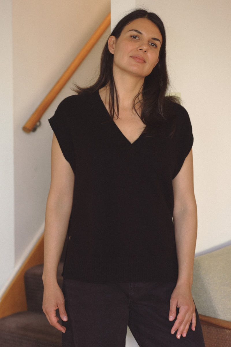 Cashmere Eclipse Black V Neck Tank - Cara Cashmere