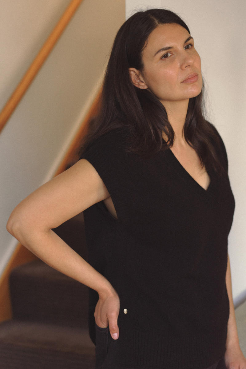 Cashmere Eclipse Black V Neck Tank - Cara Cashmere