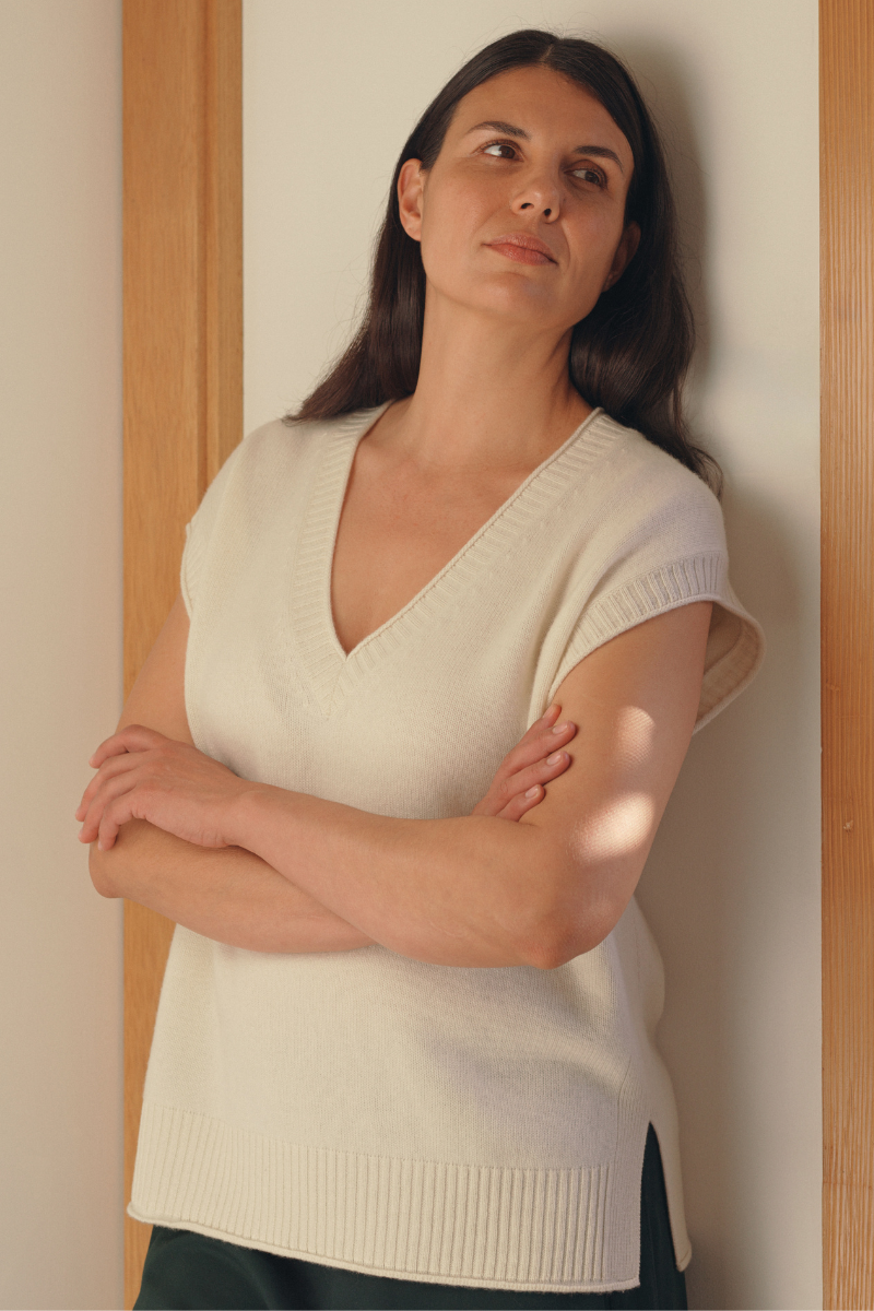 Cashmere Eclipse Ivory V Neck Tank - Cara Cashmere