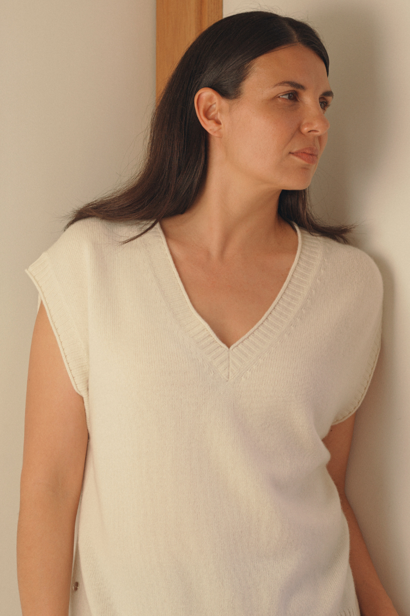 Cashmere Eclipse Ivory V Neck Tank - Cara Cashmere