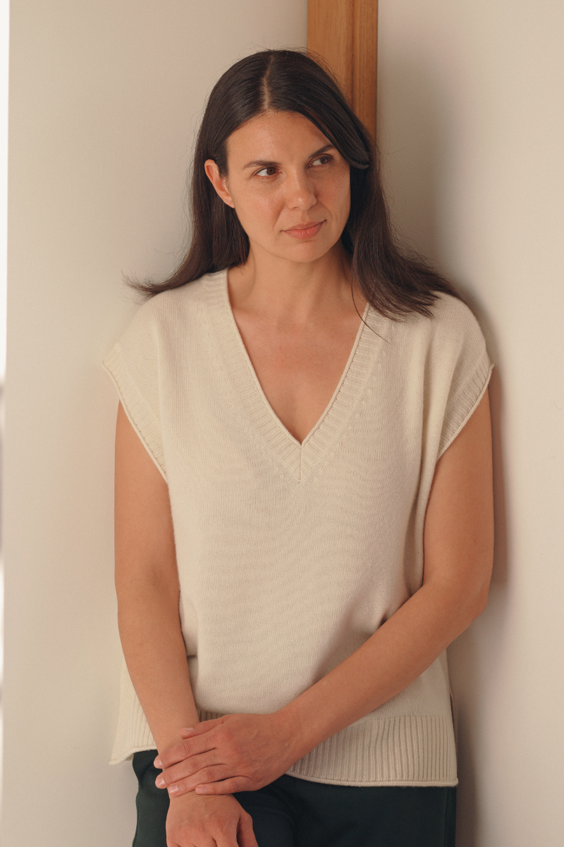 Cashmere Eclipse Ivory V Neck Tank - Cara Cashmere