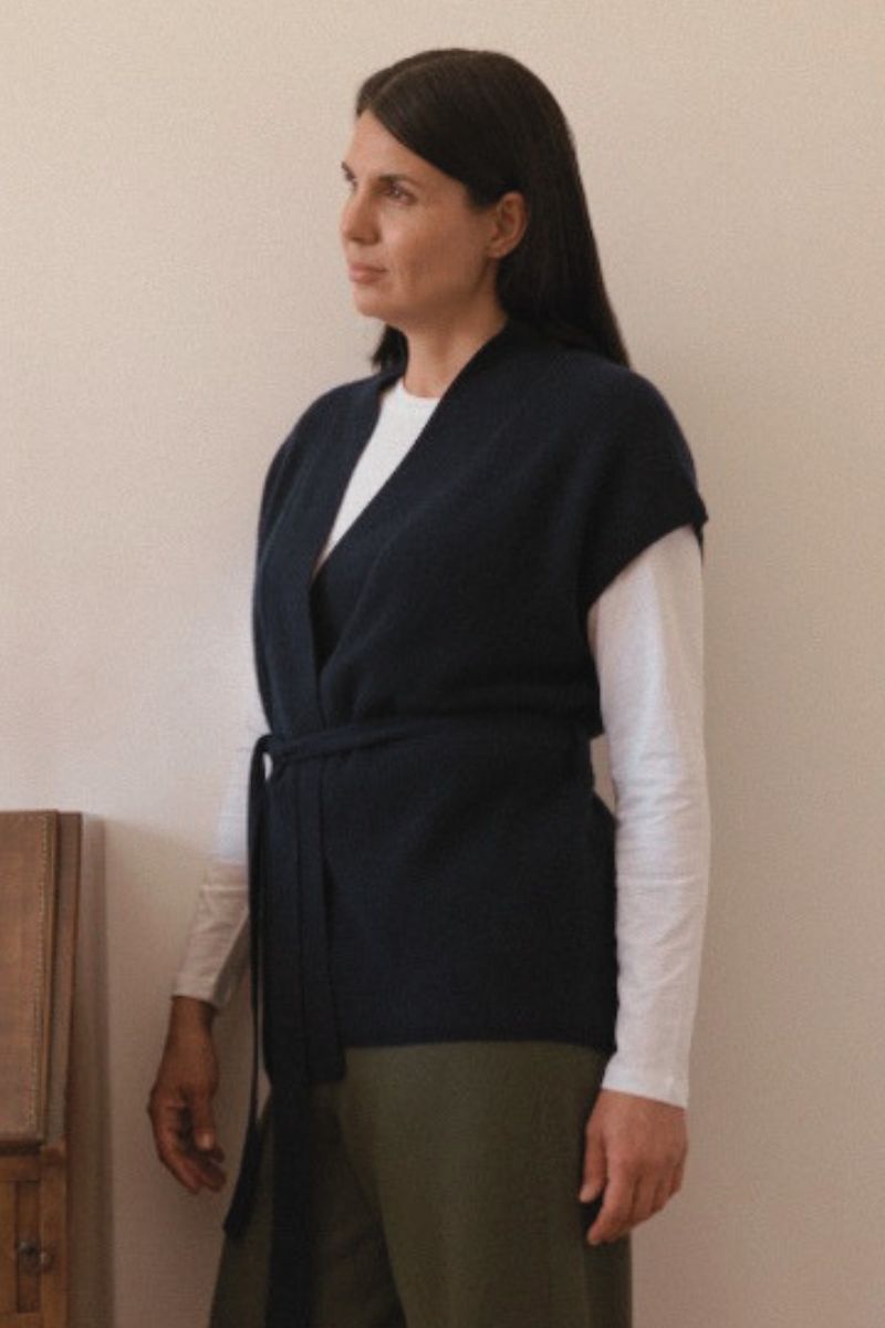 Cashmere Rib Elara Wrap Sleeveless Cardigan - Navy