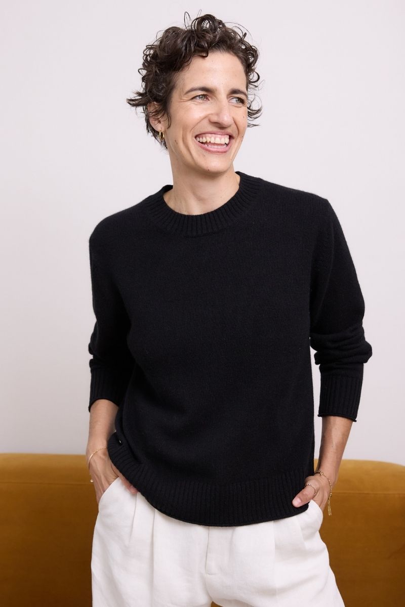 Cashmere Black Serene Crew Sweater - Cara Cashmere